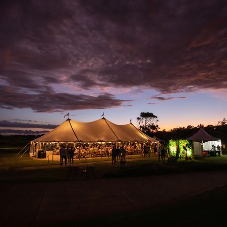 Pullman Magenta Shores Resort Entrance Εξωτερικό φωτογραφία The tent at the 2011 Australian Open