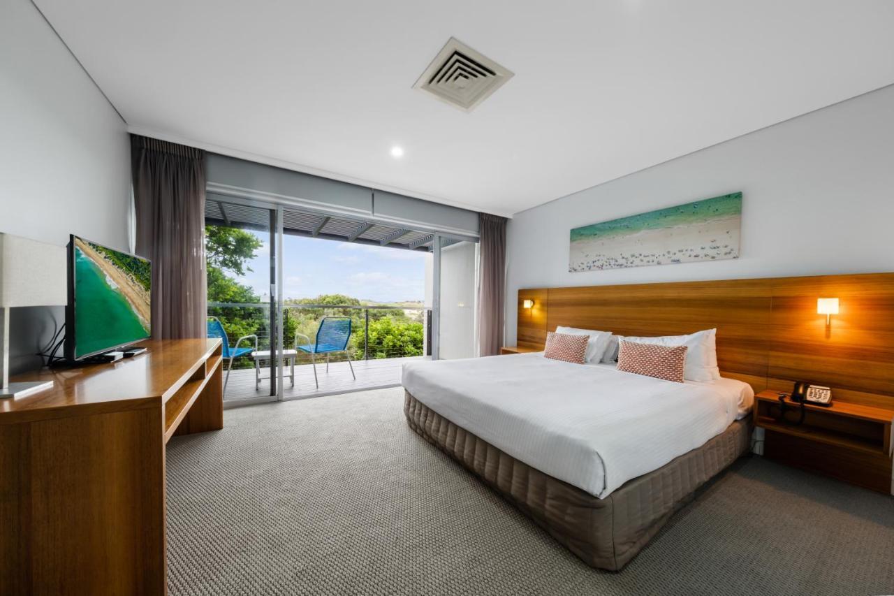 Pullman Magenta Shores Resort Entrance Εξωτερικό φωτογραφία A bedroom at the Mantra on Saltwater Island
