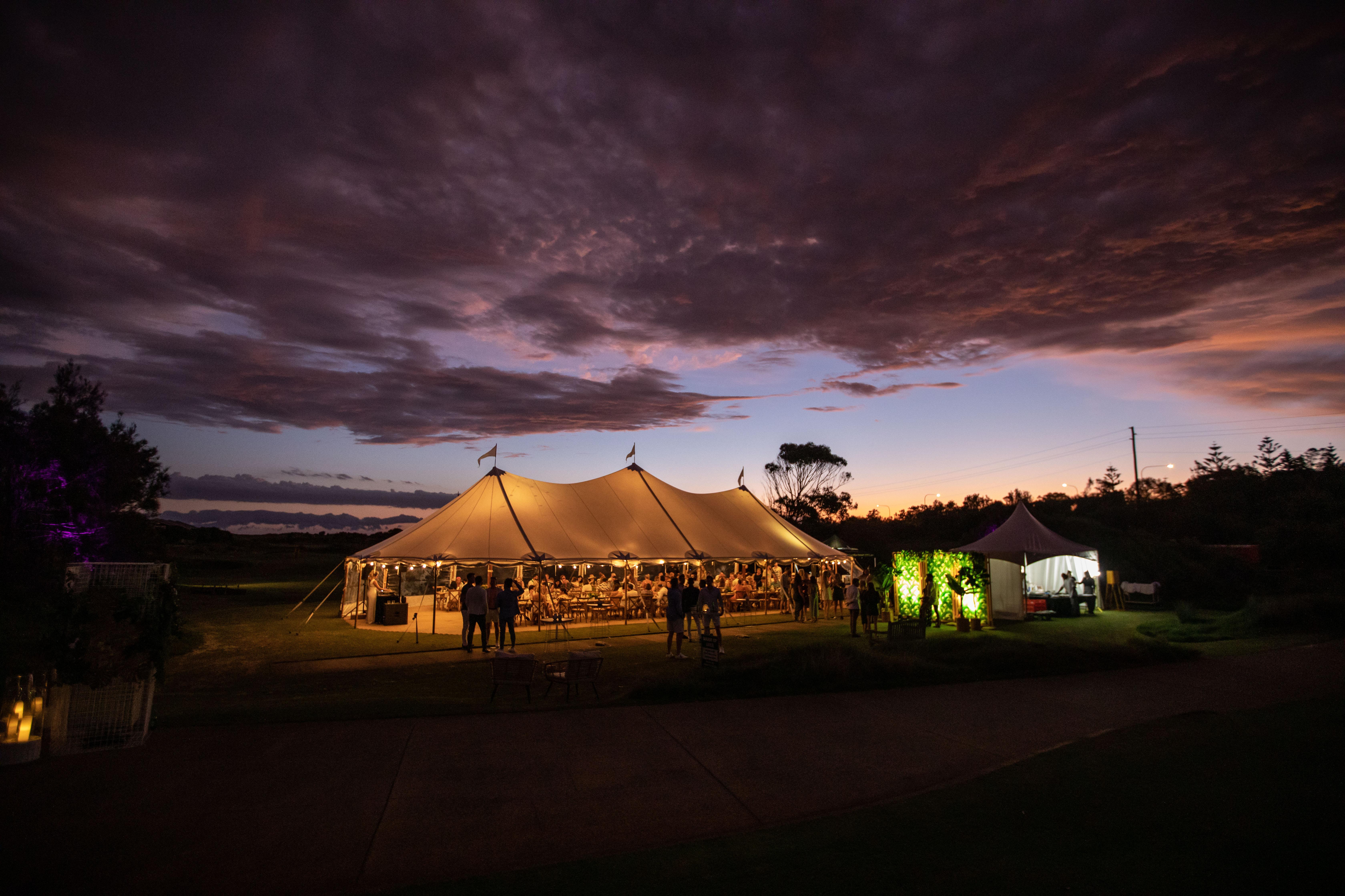 Pullman Magenta Shores Resort Entrance Εξωτερικό φωτογραφία The tent at the 2011 Australian Open
