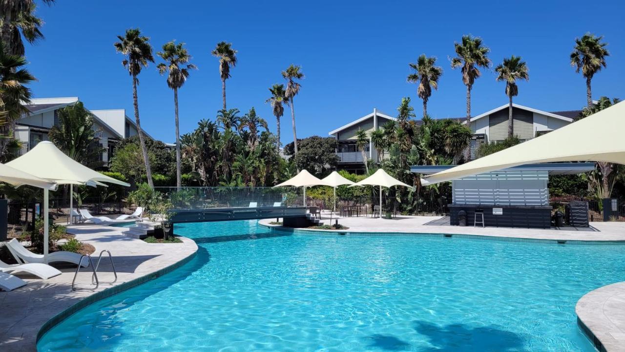 Pullman Magenta Shores Resort Entrance Εξωτερικό φωτογραφία The pool at Peppers Beach Club