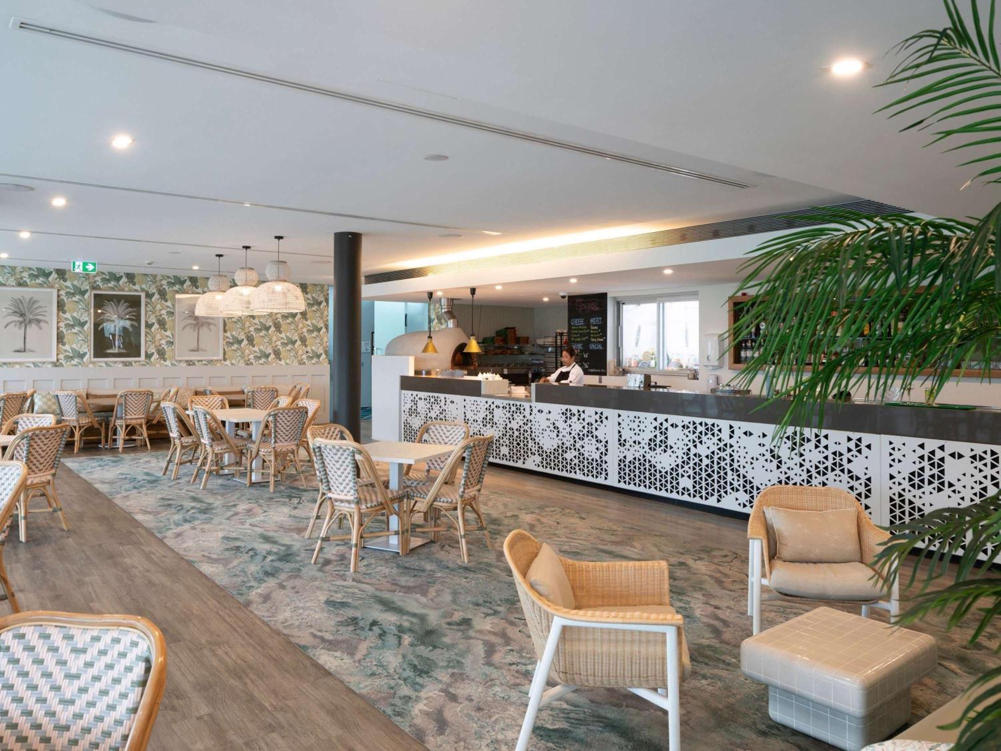 Pullman Magenta Shores Resort Entrance Εξωτερικό φωτογραφία The lounge at the airport