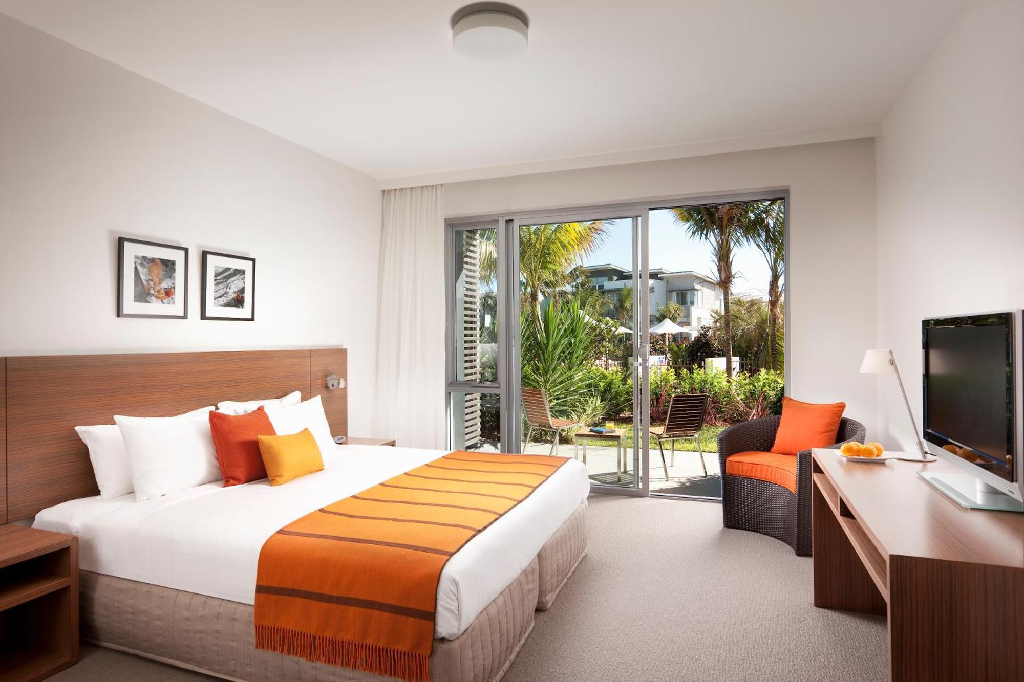 Pullman Magenta Shores Resort Entrance Εξωτερικό φωτογραφία A room at the Mantra on Saltwater Island